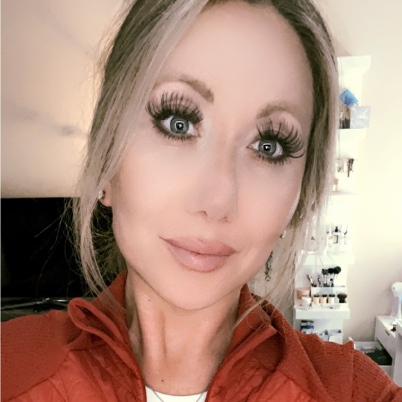 Meet your Posher, Kris - Picture 2 of 3